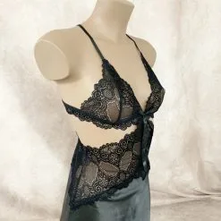 Nuisette En Satin Et Dentelle Ajourée 12 Nuisette En Satin Et Dentelle Ajourée -Sextoys boutique nuisette en satin et dentelle ajouree 3