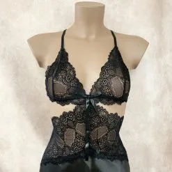 Nuisette En Satin Et Dentelle Ajourée 13 Nuisette En Satin Et Dentelle Ajourée -Sextoys boutique nuisette en satin et dentelle ajouree 4