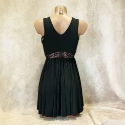 Robe Patineuse Décolletée Avec Dentelle Florale – OutX -Sextoys boutique robe patineuse decolletee avec dentelle florale outx 1